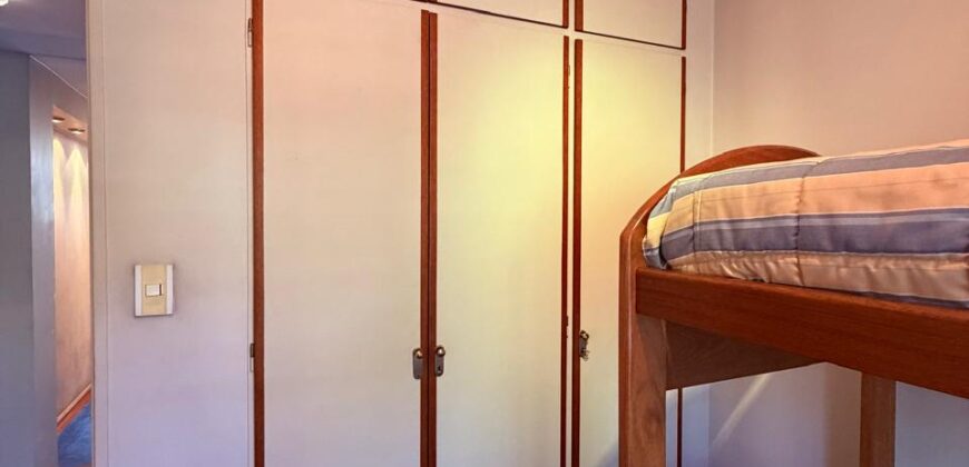 DUPLEX en Venta en Tres Plantas con Pileta, Cochera y Patio