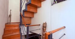 DUPLEX en Venta en Tres Plantas con Pileta, Cochera y Patio