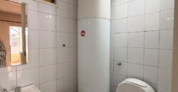 DUPLEX en Venta en Tres Plantas con Pileta, Cochera y Patio