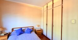 DUPLEX en Venta en Tres Plantas con Pileta, Cochera y Patio