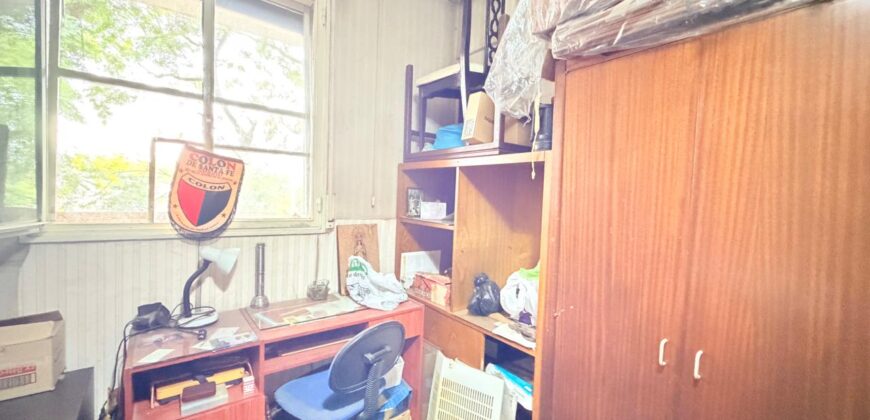 TRES AMBIENTES CON BALCON Y DOS BAÑOS EN VENTA EN BARRIO PIEDRABUENA CENTRO COMERCIAL