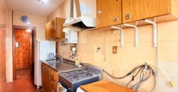 TRES AMBIENTES CON BALCON Y DOS BAÑOS EN VENTA EN BARRIO PIEDRABUENA CENTRO COMERCIAL