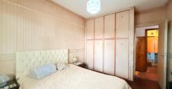 TRES AMBIENTES CON BALCON Y DOS BAÑOS EN VENTA EN BARRIO PIEDRABUENA CENTRO COMERCIAL