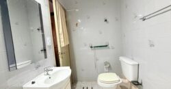 TRES AMBIENTES CON BALCON Y DOS BAÑOS EN VENTA EN BARRIO PIEDRABUENA CENTRO COMERCIAL