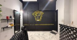 CASA CON DOS LOCALES Y DOS DEPARTAMENTOS EN VENTA EN PARQUE AVELLANEDA