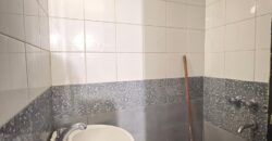 CASA CON DOS LOCALES Y DOS DEPARTAMENTOS EN VENTA EN PARQUE AVELLANEDA