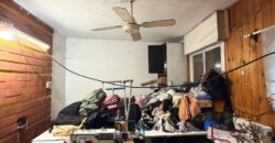 CASA CON DOS LOCALES Y DOS DEPARTAMENTOS EN VENTA EN PARQUE AVELLANEDA