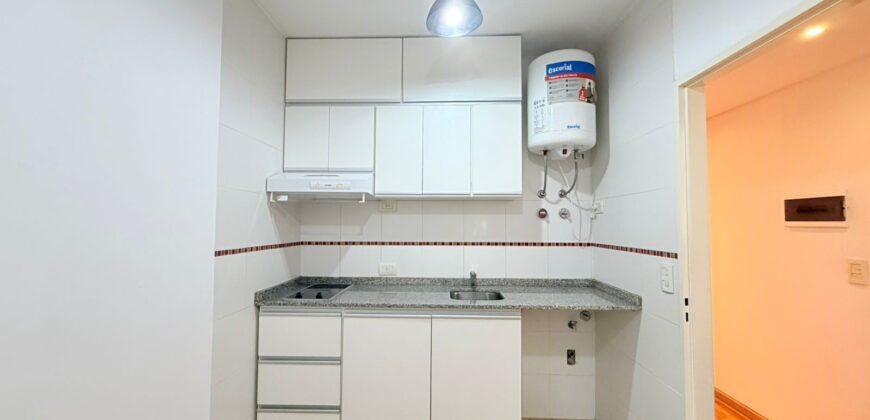 Monoambiente con Dos Balcones y Doble Ventilación en Venta