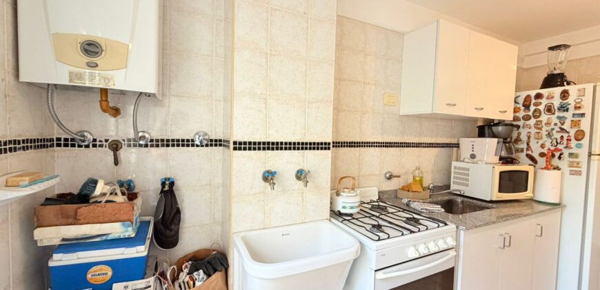 TRES AMBIENTES CON BALCÓN EN BARRIO NUEVO PARQUE AVELLANEDA