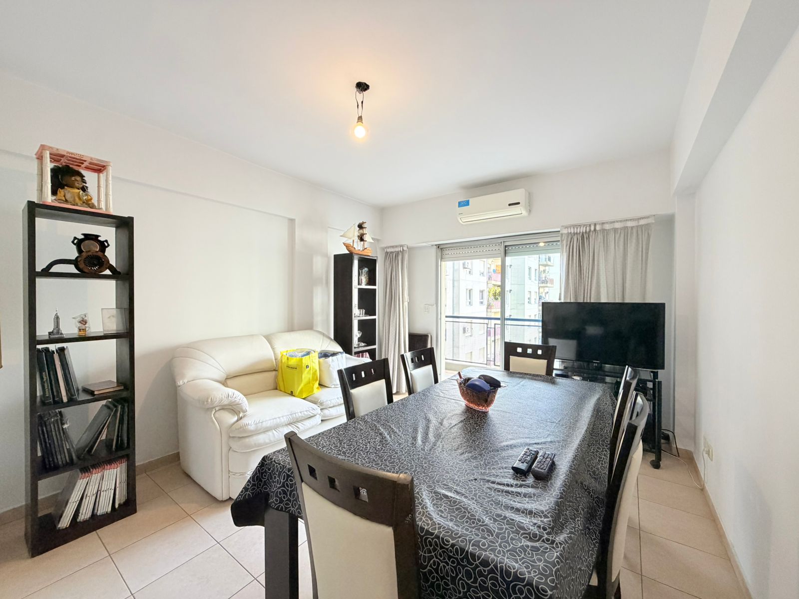 TRES AMBIENTES CON BALCÓN EN BARRIO NUEVO PARQUE AVELLANEDA