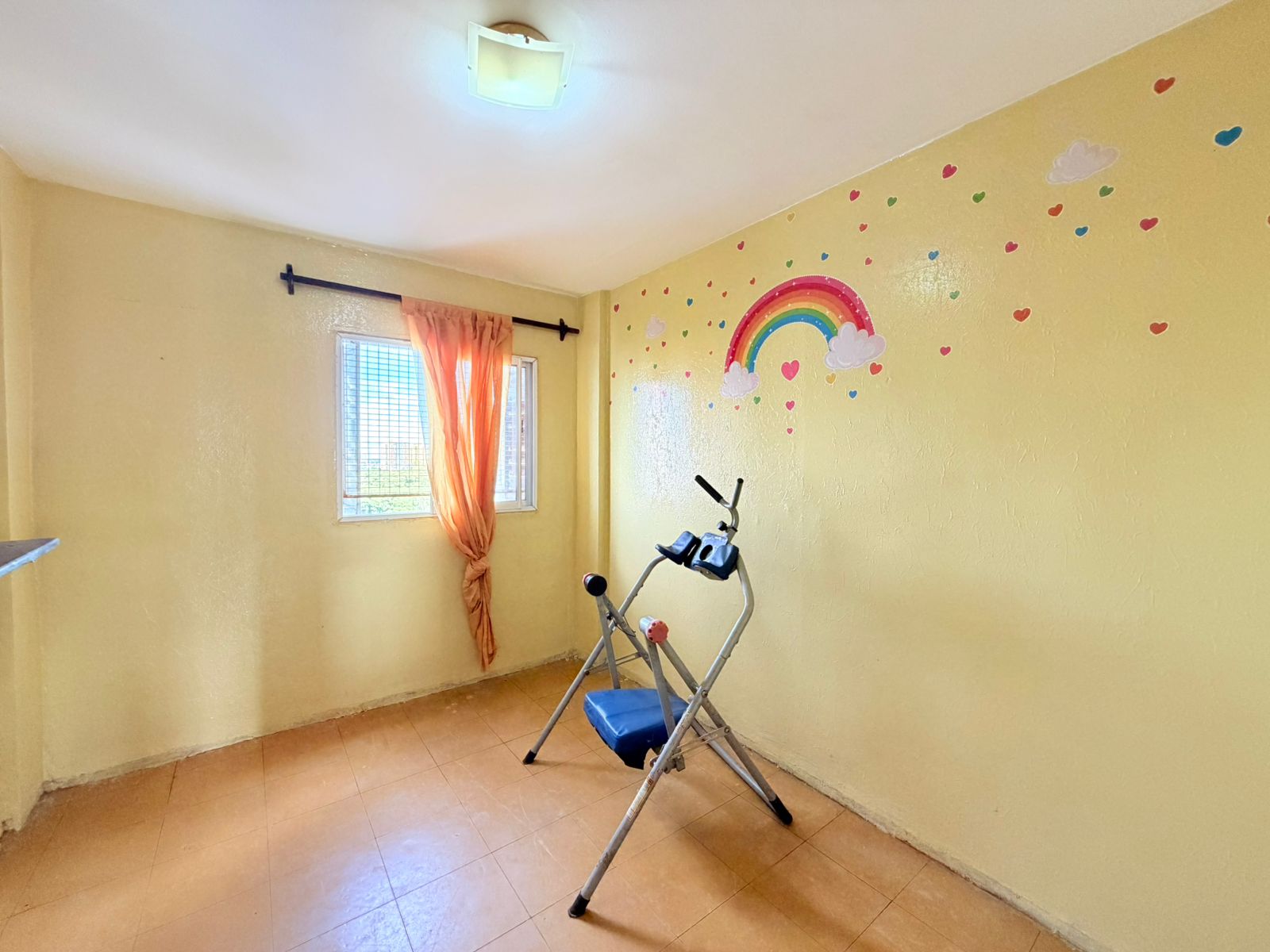 CUATRO AMBIENTES EN VENTA BARRIO PIEDRABUENA ESCALERA 11