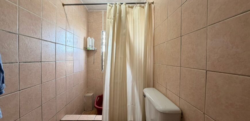 CUATRO AMBIENTES EN VENTA BARRIO PIEDRABUENA ESCALERA 11