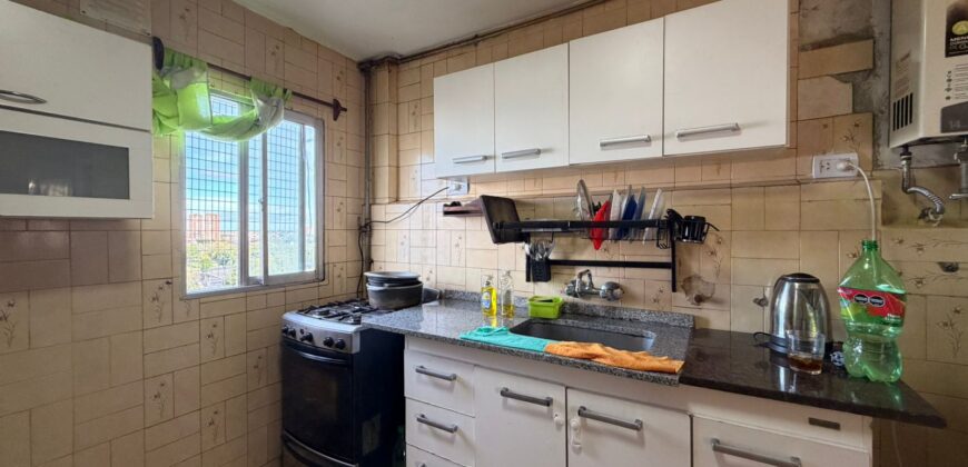 CUATRO AMBIENTES EN VENTA BARRIO PIEDRABUENA ESCALERA 11