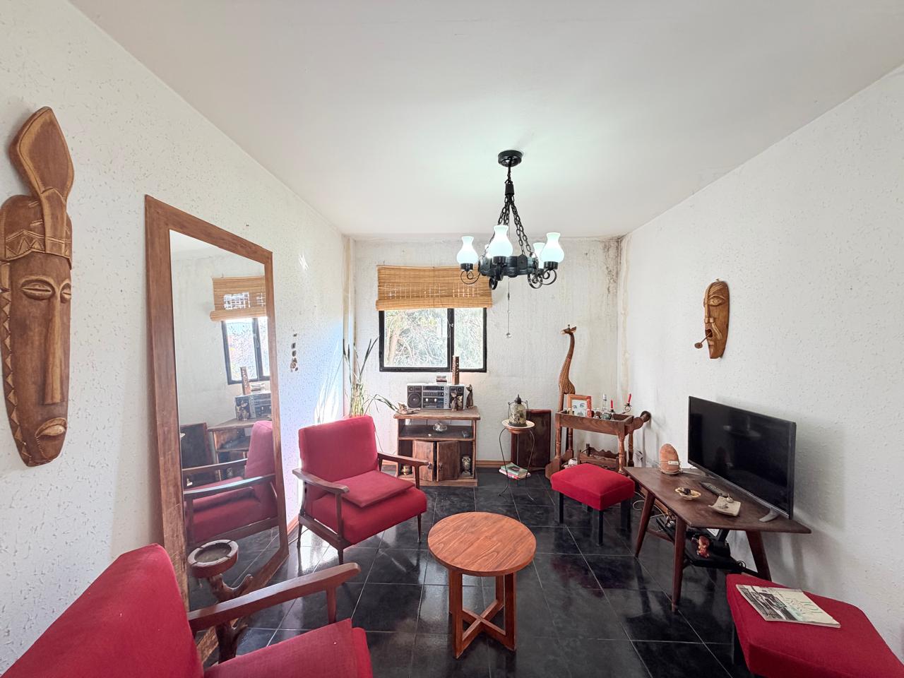 Departamento en venta de 4 ambientes en Barrio Piedrabuena, escalera 3. Sobre Zuviria