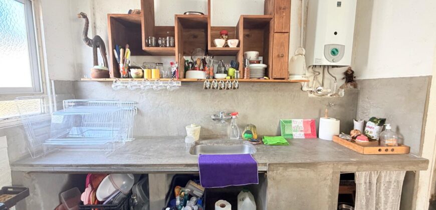 Departamento en venta de 4 ambientes en Barrio Piedrabuena, escalera 3. Sobre Zuviria
