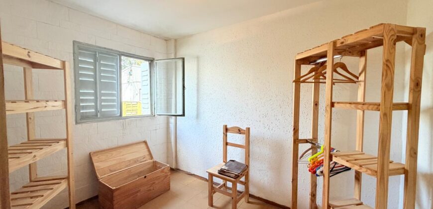 Departamento en venta de 4 ambientes en Barrio Piedrabuena, escalera 3. Sobre Zuviria