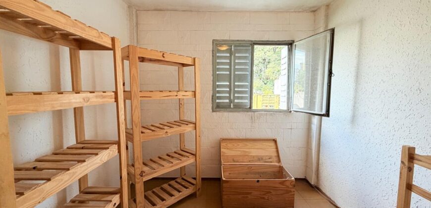 Departamento en venta de 4 ambientes en Barrio Piedrabuena, escalera 3. Sobre Zuviria