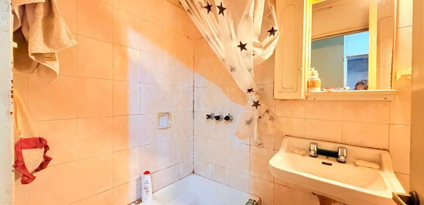CUATRO AMBIENTES EN VENTA EN BARRIO CASTRO