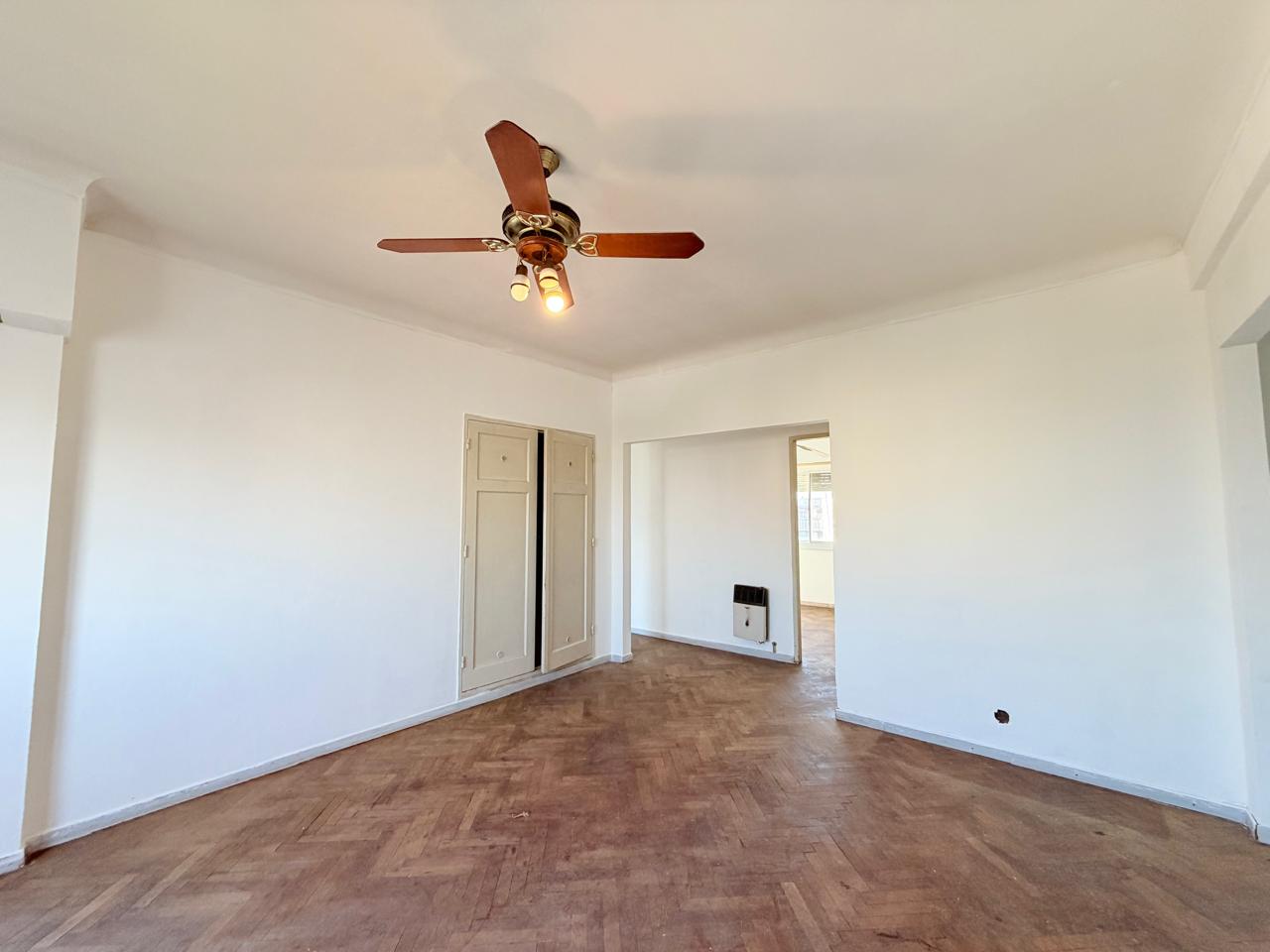 CUATRO AMBIENTES EN VENTA CON BALCÓN BARRIO GENERAL PAZ