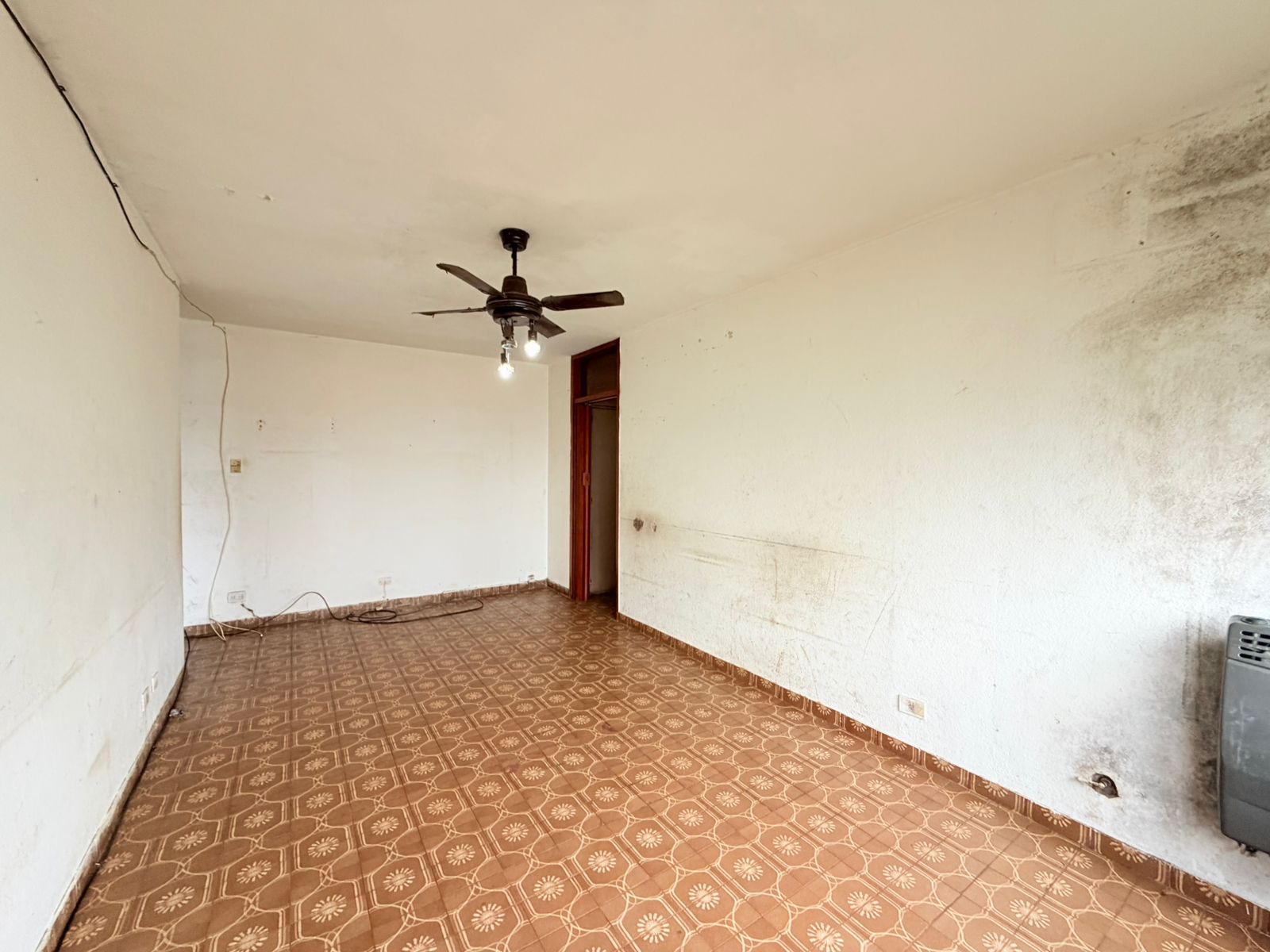 CUATRO AMBIENTES VENTA EDIFICIO 39 LUGANO 1 Y 2