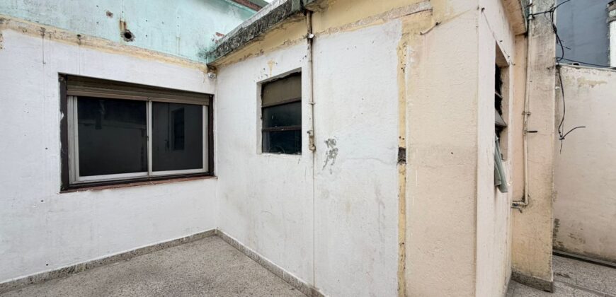 CASA EN VENTA EN MATADEROS LOTE PROPIO CON PATIO Y COCHERA