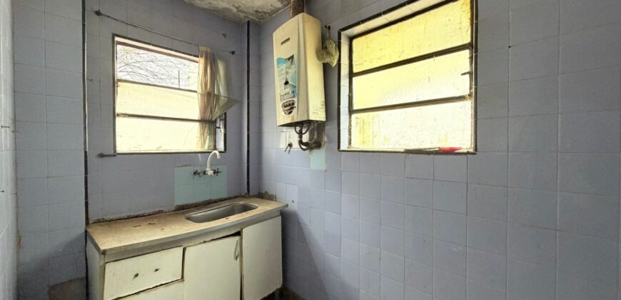 CASA EN VENTA EN MATADEROS LOTE PROPIO CON PATIO Y COCHERA