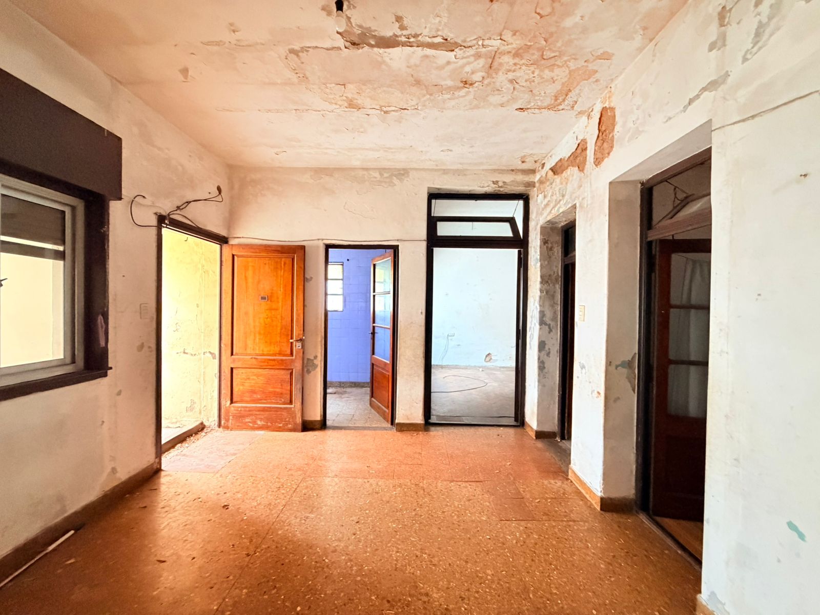 CASA EN VENTA EN MATADEROS LOTE PROPIO CON PATIO Y COCHERA