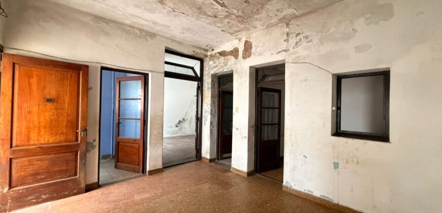 CASA EN VENTA EN MATADEROS LOTE PROPIO CON PATIO Y COCHERA