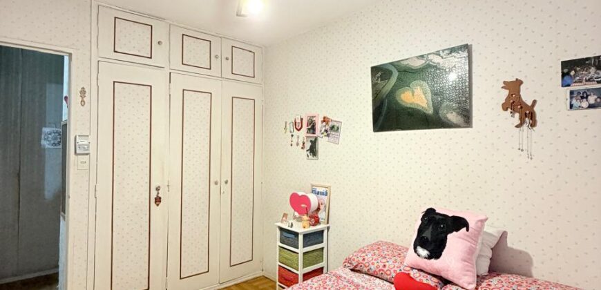TRES AMBIENTES EN VENTA EXCELENTE ESTADO BARRIO CASTRO