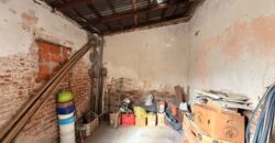 CASA EN VENTA EN ESQUINA CON GARAGE EN VILLA LUGANO