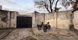 CASA EN VENTA EN ESQUINA CON GARAGE EN VILLA LUGANO