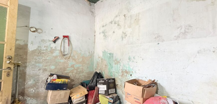 CASA EN VENTA EN ESQUINA CON GARAGE EN VILLA LUGANO