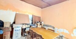 CASA EN VENTA EN ESQUINA CON GARAGE EN VILLA LUGANO
