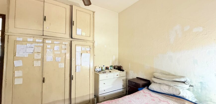 CASA EN VENTA EN ESQUINA CON GARAGE EN VILLA LUGANO