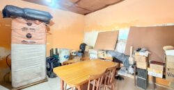 CASA EN VENTA EN ESQUINA CON GARAGE EN VILLA LUGANO