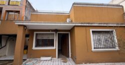 CASA EN VENTA CON GARAGE Y JARDIN EN VILLA LUGANO. A METROS DE AV. ROCA Y AV. GENERAL PAZ