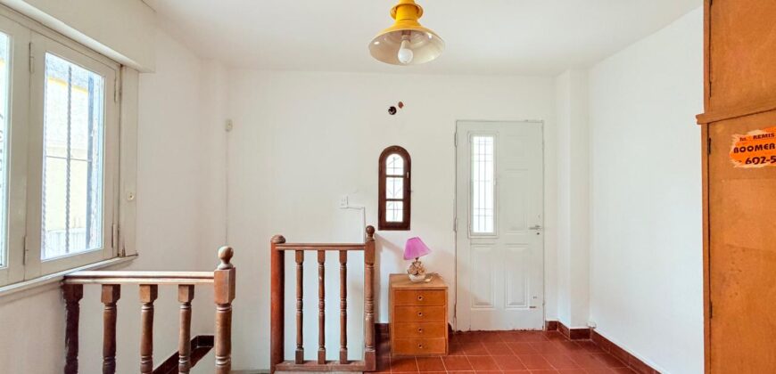 CASA EN VENTA CON GARAGE Y JARDIN EN VILLA LUGANO. A METROS DE AV. ROCA Y AV. GENERAL PAZ