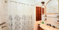 CASA EN VENTA CON GARAGE Y JARDIN EN VILLA LUGANO. A METROS DE AV. ROCA Y AV. GENERAL PAZ