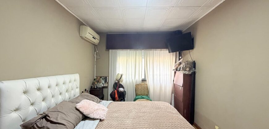 CASA EDIFICADA EN DOS PLANTAS CON PATIO Y TERRAZA EN EL BARRIO PIEDRABUENA