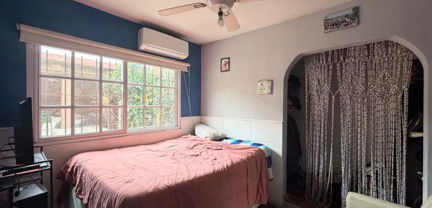 CASA EDIFICADA EN DOS PLANTAS CON PATIO Y TERRAZA EN EL BARRIO PIEDRABUENA