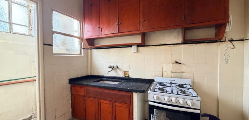 Departamento De 4 Ambientes Sobre Franklin Al 500 A Una Cuadra De Parque Centenario
