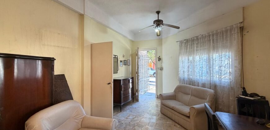 CASA EN VENTA LOTE PROPIO VILLA LUGANO SOBRE MONTIEL GARAGE CUBIERTO
