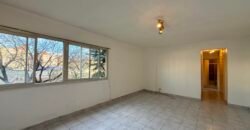 Tres Ambientes En Excelente Estado En Barrio Castro