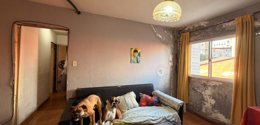CINCO AMBIENTES EN VENTA ESCALERA 22B DOS BAÑOS