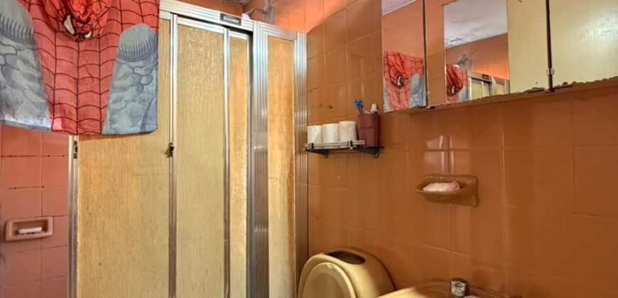 CINCO AMBIENTES EN VENTA ESCALERA 22B DOS BAÑOS
