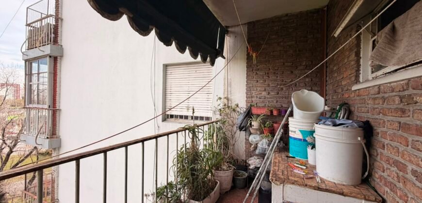 TRES AMBIENTES CON BALCON EN VENTA BARRIO GENERAL PAZ EDIFICIO 5