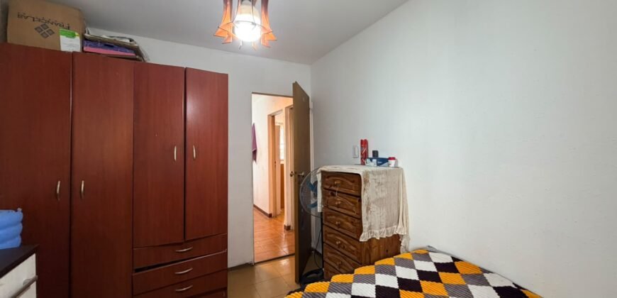 CUATRO AMBIENTES EN VENTA ESCALERA 4 A BARRIO PIEDRABUENA