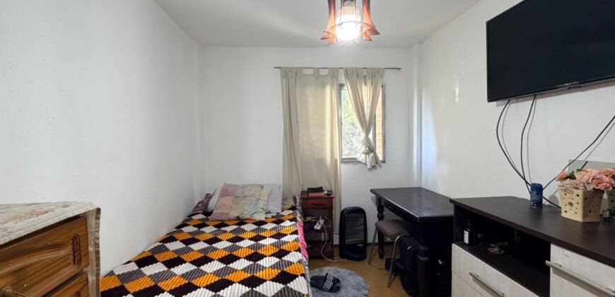 CUATRO AMBIENTES EN VENTA ESCALERA 4 A BARRIO PIEDRABUENA