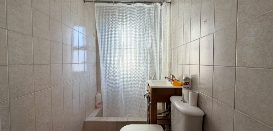 CUATRO AMBIENTES EN VENTA ESCALERA 4 A BARRIO PIEDRABUENA