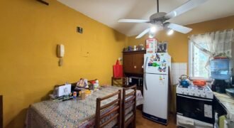 CUATRO AMBIENTES EN VENTA ESCALERA 4 A BARRIO PIEDRABUENA